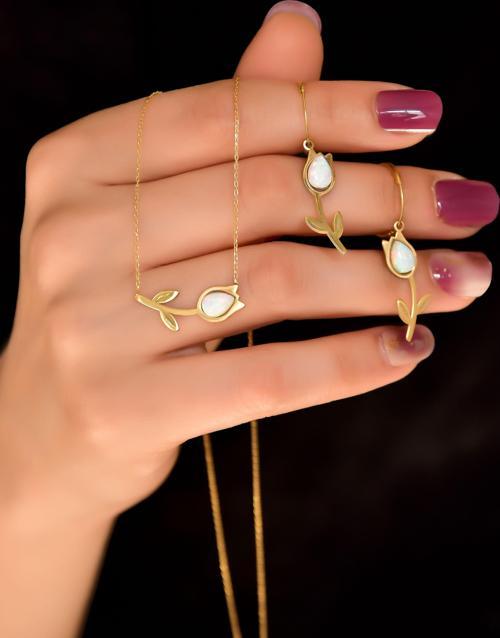 925 Ayar Gümüş Gold Kaplama Özel Tasarım Beyaz Opal Kolye Ve Lale Küpe Set