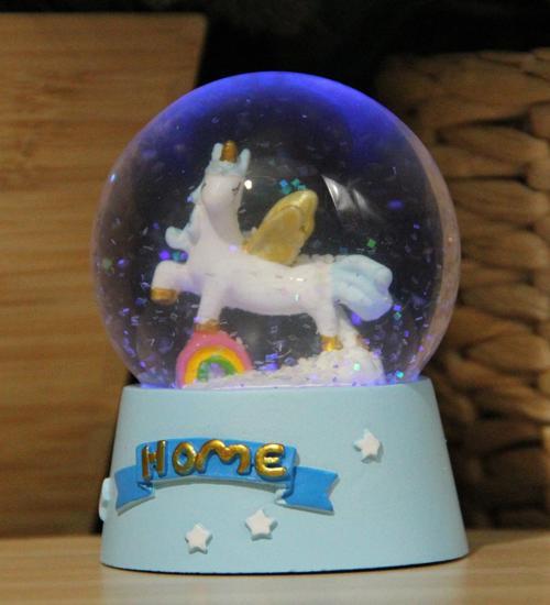 Unicorn Işıklı Kar Küresi