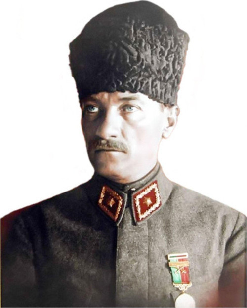 Atatürk Araba Sticker Yapıştırması 18cm Ve 7cm 2 Adet Md1