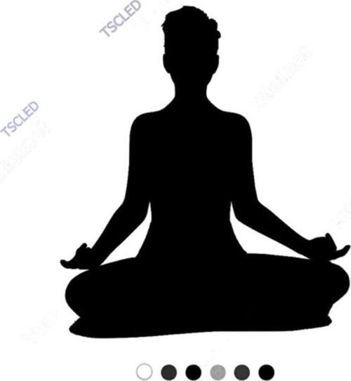 Elleri Dizlerinin Üzerinde Yoga Yapan Kadın 17cm