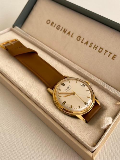 09565 Altın Kaplama Vintage Kurmalı Kol Saati 36mm