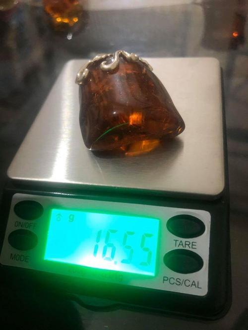 DOĞAL KAYA DAMLA KEHRİBAR KOLYE UCU OTANTİK GÜMÜŞ APARATLI 16,55 Gram