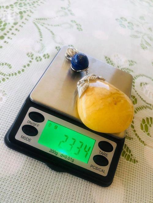 DOĞAL KAYA DAMLA KEHRİBAR LAPİS LAZULİ TAŞLI KOLYE UCU 23,34 Gram