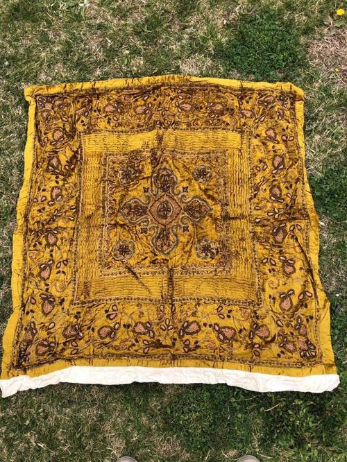 El İşi Otantik İşlemeli Boncuklu Taşlı Kadife Masa Örtüsü 101x108cm 012