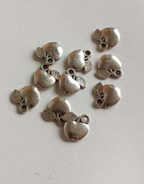 Elma Metal Çinko Alaşım Kolye Ucu 11x2mm 10 Adet Gri