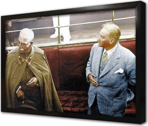 Atatürk Ve Iran Şahı Çerçeveli Cam Tablo