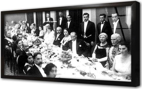 Atatürk Yemek Masasında Çerçeveli Cam Tablo