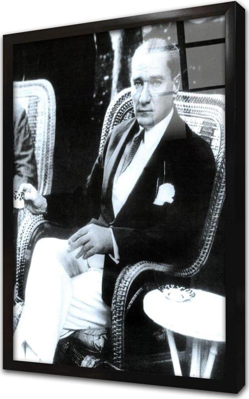 Atatürk Türk Kahvesi Ve Sigara Içerken Çerçeveli Cam Tablo