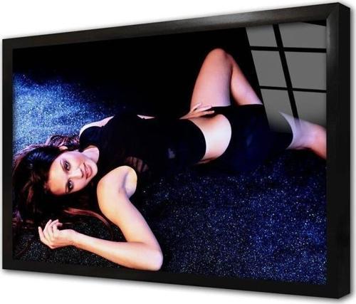 Jessica Marie Alba Çerçeveli Cam Tablo