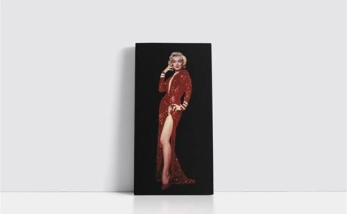 Marliyn Monroee Kırmızı Kıyafetiyle Çerçeveli Mdf Tablo 30x60 cm