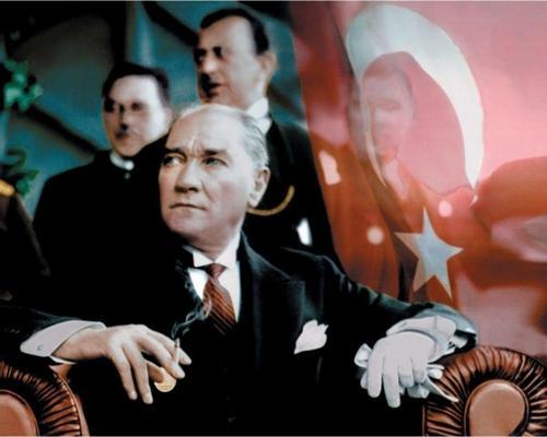 Atatürk Törende Sigara Içerken Kanvas Tablo 50x70 cm 50x70 cm