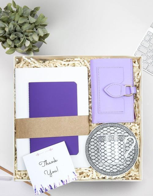 Mor Defter & Beyaz Defter & Siyah Beyaz Fincan & Mor Yumuşak Deri Kartlık Cüzdan Hediye Seti