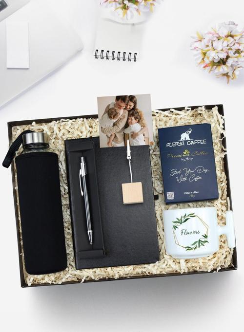 Defter & Kılıflı Cam Matara & Kalem & Not Tutucu & T Kupa & Filtre Kahve & Fotoğraf Seti