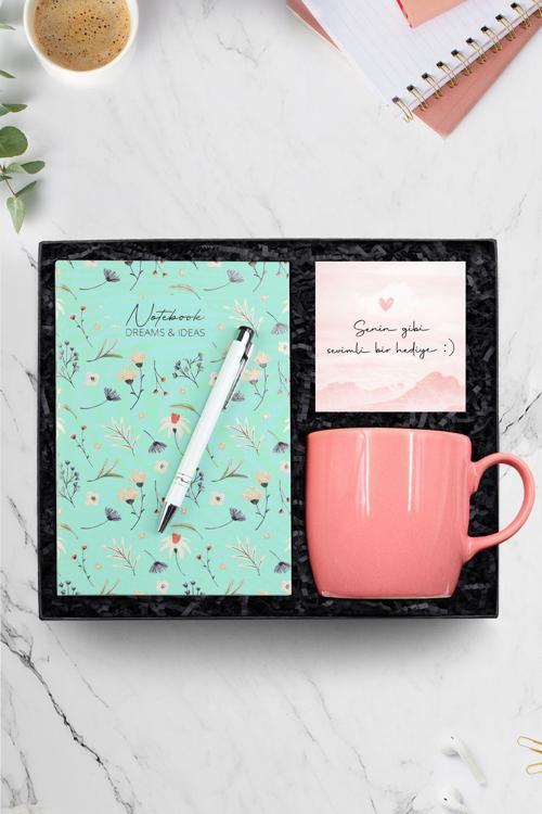 Desenli Defter & Beyaz Tükenmez Kalem & Pembe Kupa Hediye Seti