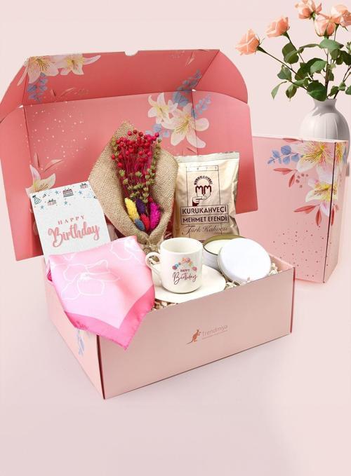 Pembe Çiçekli Kutusunda Fincan & Mum & Fular & Türk Kahvesi & Kurutulmuş Çiçek Buketi