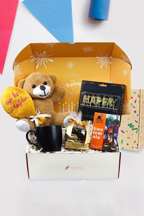 İyi Ki Doğdun Peluş Ayıcık & Harf Mum & Siyah Kupa & Godiva Çikolata & Filtre Kahve Hediye Seti