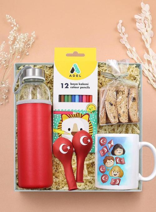23 Nisan'A Özel 2'Li Balon & Kupa & Su Matarası & Boya Kalemi & Bademli Kurabiye Hediye Seti
