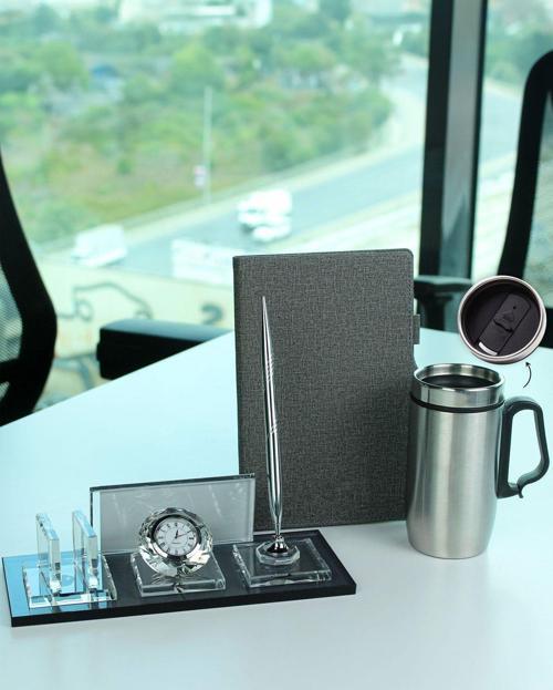 Kristal Masa Üstü Kalemli İsimlik & Kulplu 280 Ml Çelik Termos & Termo Deri Gri Defter Hediye Seti