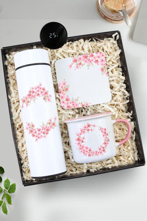 Tasarım 500 Ml Dereceli Termos & Bardak Altlığı & Pembe Renk Detaylı Vintage Kupa Hediye Seti