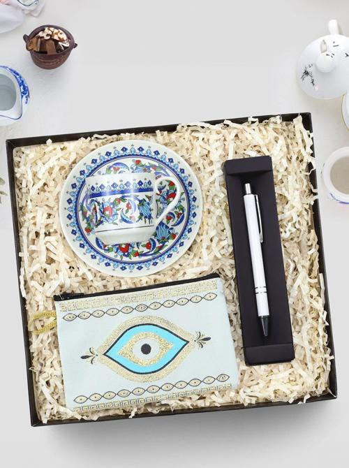 Beyaz Tükenmez Kalem & Geleneksel Motifli Fincan & Nazarlıklı Kadın Cüzdan Hediye Seti