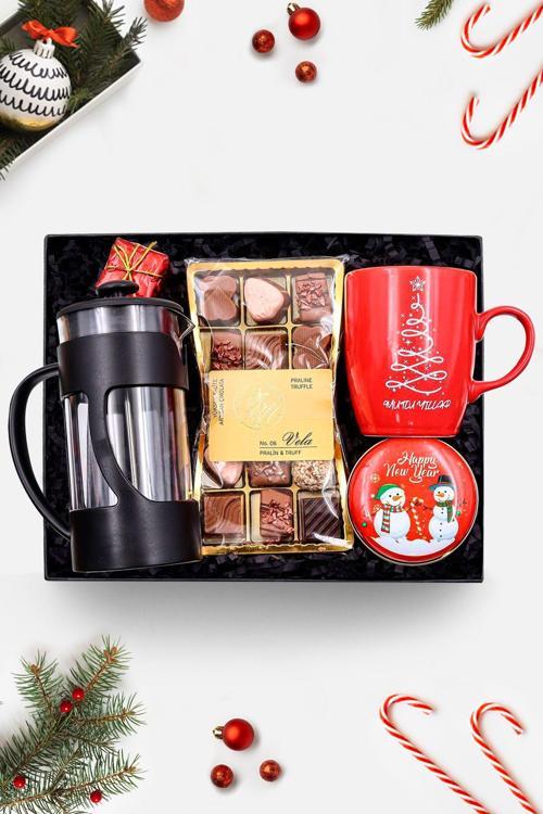 Mutlu Yıllar Kupa & Siyah French Press & Vela Çikolata & Yılbaşı Temalı Metal Kutulu Mum Hediye Seti