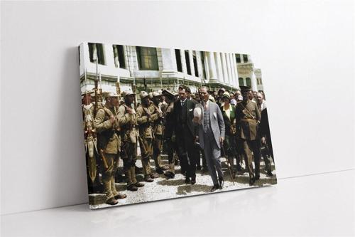 Atatürk Askerlerle Kanvas Tablo