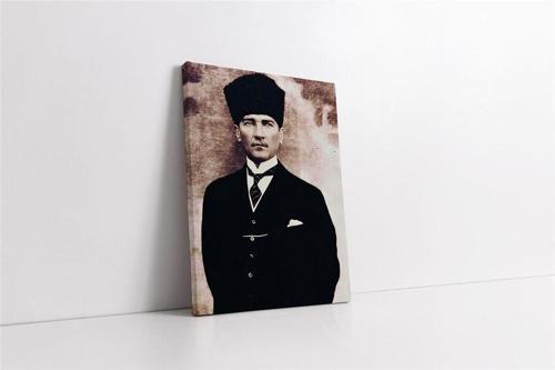 Kalpaklı Atatürk Kanvas Tablo