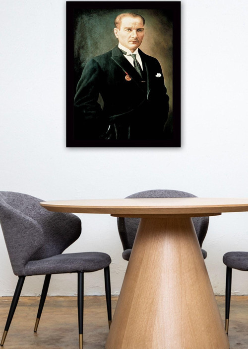 Siyah Çerçeveli Atatürk Tablosu 40 cm x 55 cm