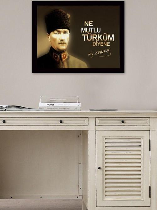 Siyah Çerçeveli Atatürk Tablosu 40 cm x 55 cm