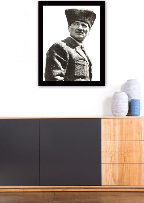 Siyah Çerçeveli Atatürk Tablosu 40 cm x 55 cm