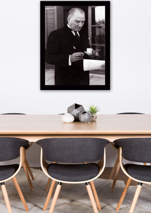 Siyah Çerçeveli Atatürk Tablosu 65 cm x 90 cm