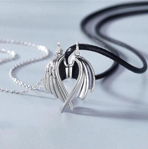 Gri Iki Adet Mıknatıslı Çift Melek Şeytan Sevgili Metal Kolye