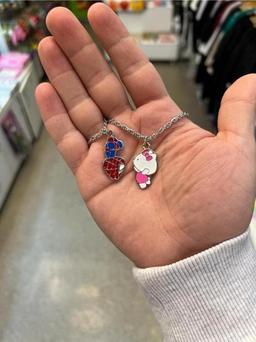 Spider Man x Hello Kitty First Kiss Unisex Kolye Aksesuar BF Takı Hediyelik