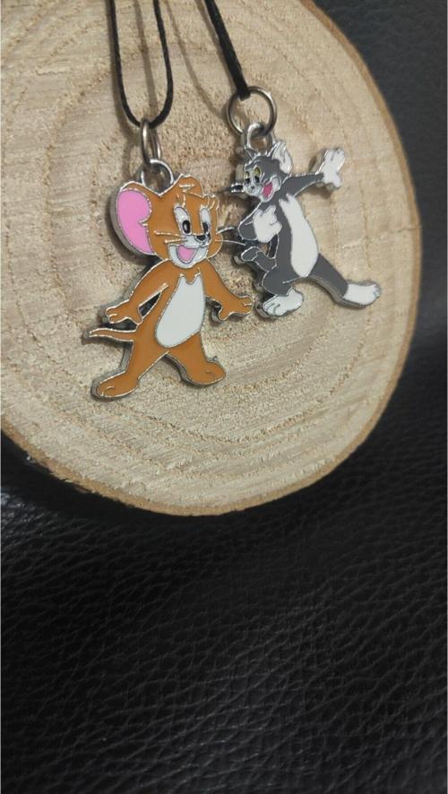 Tom Ve Jerry Çift Kolye Siyah İpli İkili Arkadaşlık / Sevgili Çift Kolyesi Aksesuar Şık Hediyelik Sü