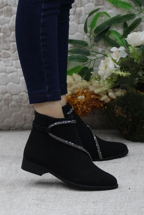 4278 Siyah Taşlı Sıcak Astar Kaymaz Taban Kadın Bot