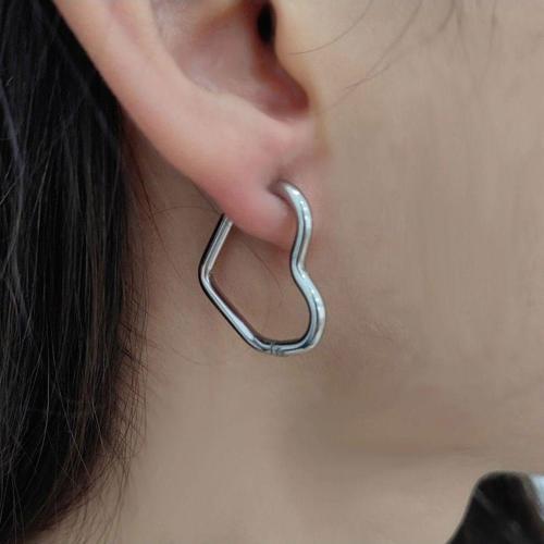 Paslanmaz Çelik Kalp Küpe Kararma Yapmayan Anti Alerjik Küpe Aksesuar Şık Kadın