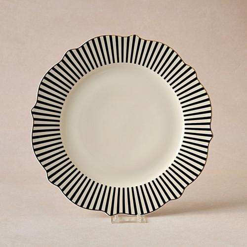 New Romantic İnce Çizgili Pasta Tabağı 21 cm Siyah