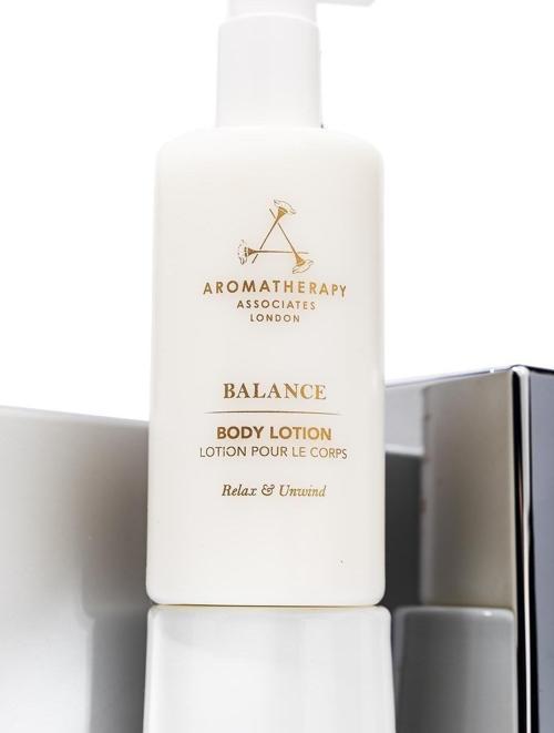 Associates Balance Body Lotion 300 Ml