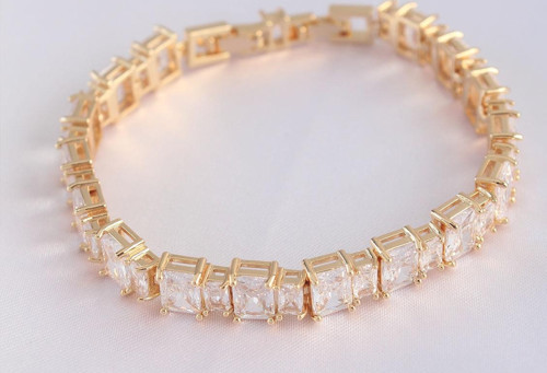 Vip Seri Pirinç Zirkon Taşlı Gold Renk Baget Su Yolu Model Bileklik