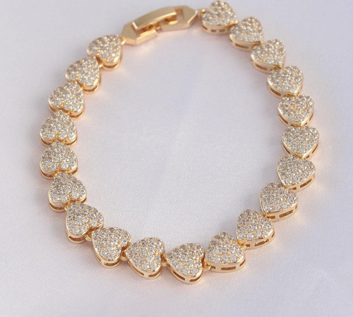 Vip Seri Pirinç Zirkon Taşlı Gold Renk Kalp Model Bileklik