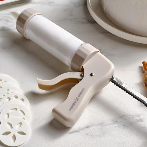 x Refika Gadgets Pasta Süsleme Aparatı