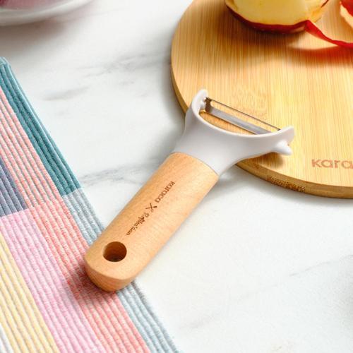 x Refika Gadgets Ahşap Saplı Yan Soyacak