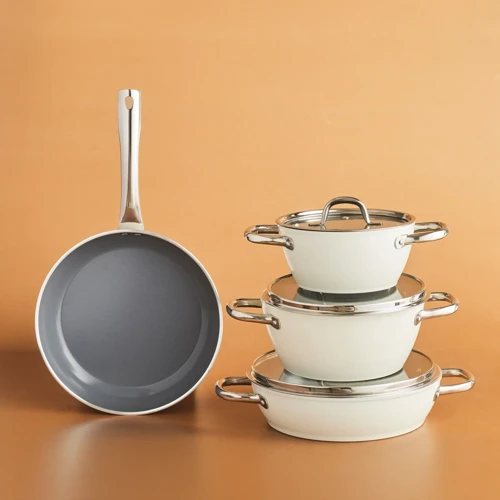 x Refika Swiss Crystal Creamy Metal Kulplu 7 Parça Tencere ve Tava Seti Krem