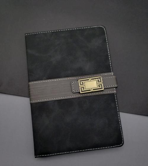 Siyah Çizgili Defter