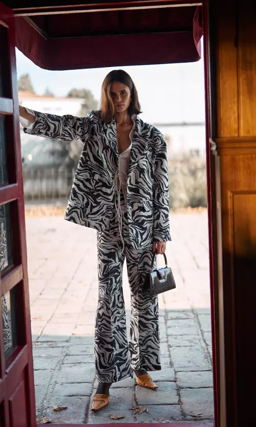 Beli Lastikli Zebra Desenli Pantolon Siyah