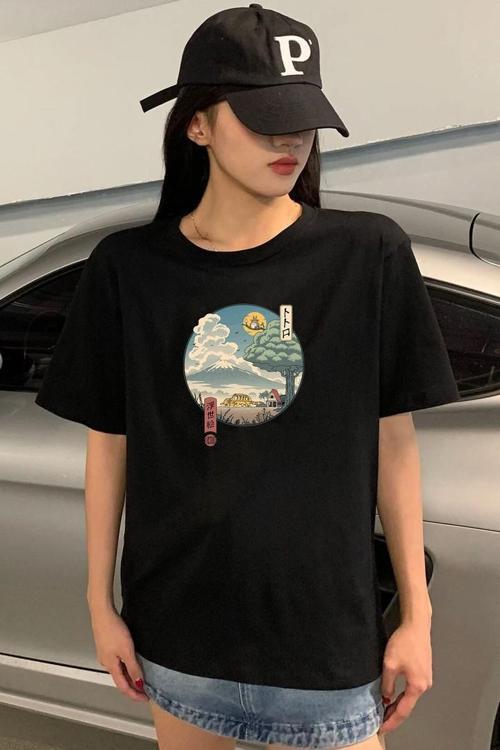 Unisex Neighbor's Ukiyo e Baskılı T-shirt