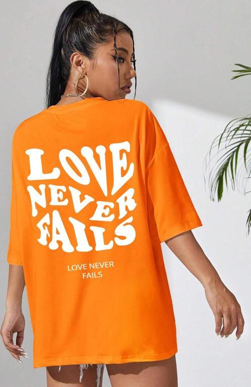 Unisex Love Never Fails Baskılı T-shirt