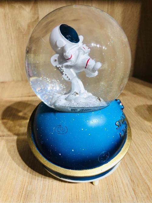 Kar Küresi Büyük Boy Püskürtmeli Işıklı Müzikli Astronot