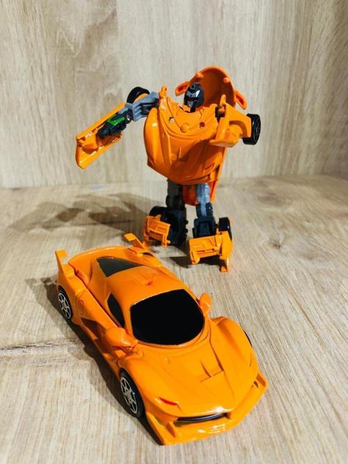 Dönüşebilen Metal Araçlar 12 Cm Turuncu
