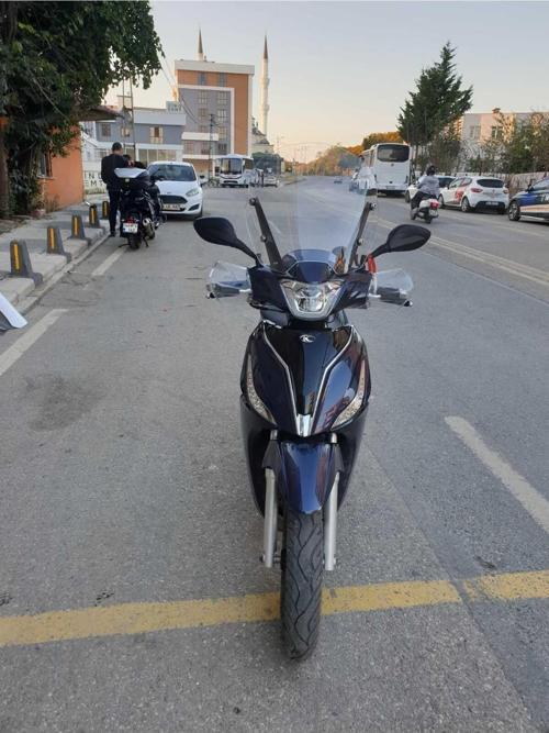 Kymco People S 200 Siperlik Ön Cam 2021 2024 Model 38cm Şeffaf Renkli 4mm KISA SPOR CAM